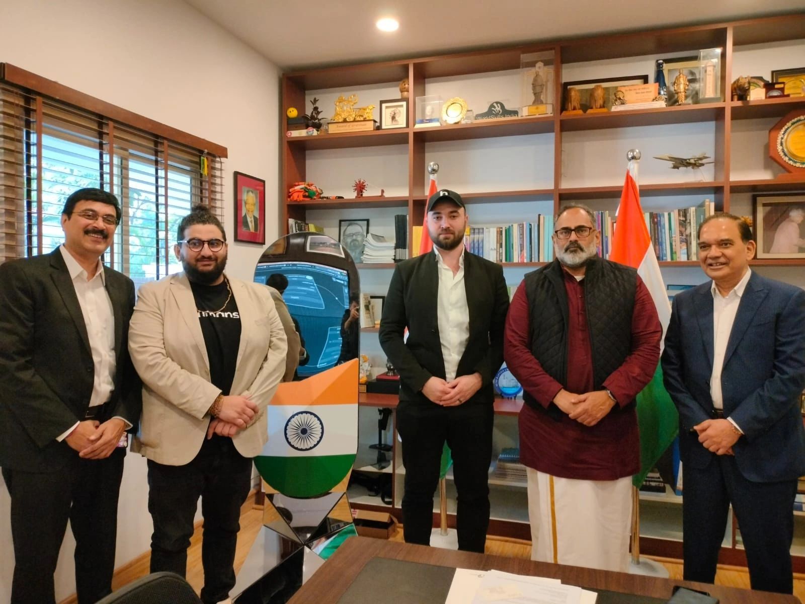Humans.ai presents its technology to India’s State Minister of IT